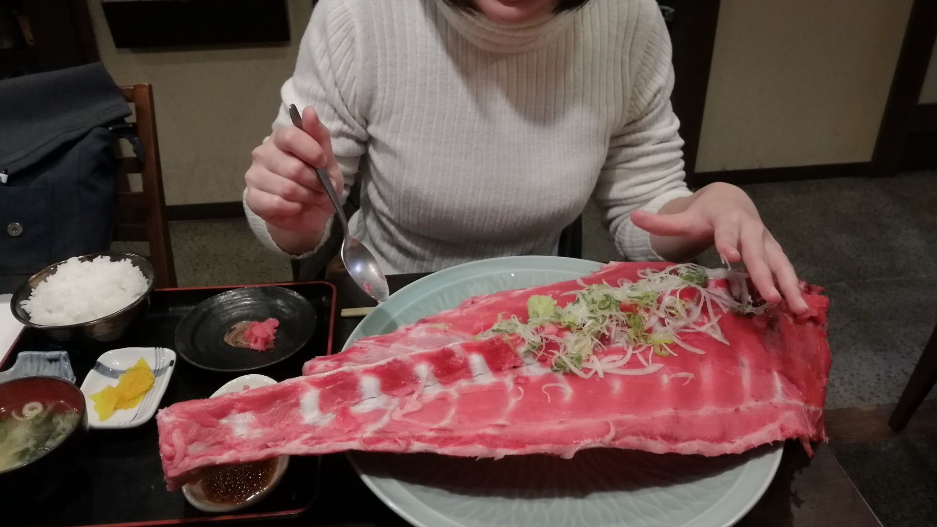 マグロの中落ち定食の写真